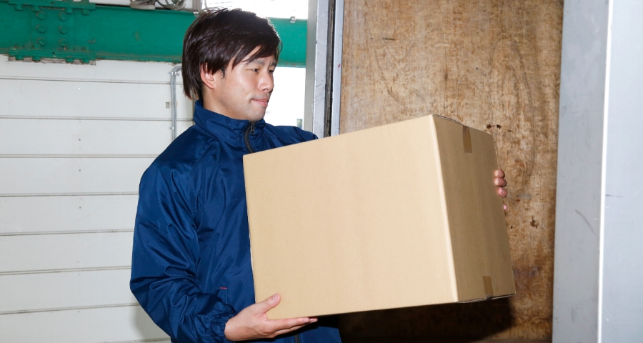 １００％自社スタッフで対応